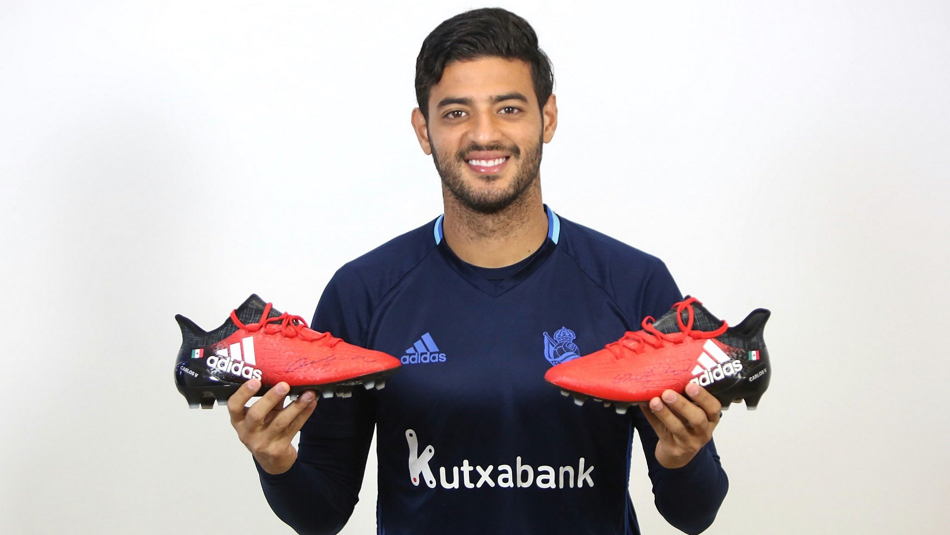 Carlos Vela te regala sus botas Real Sociedad de Futbol S.A.D